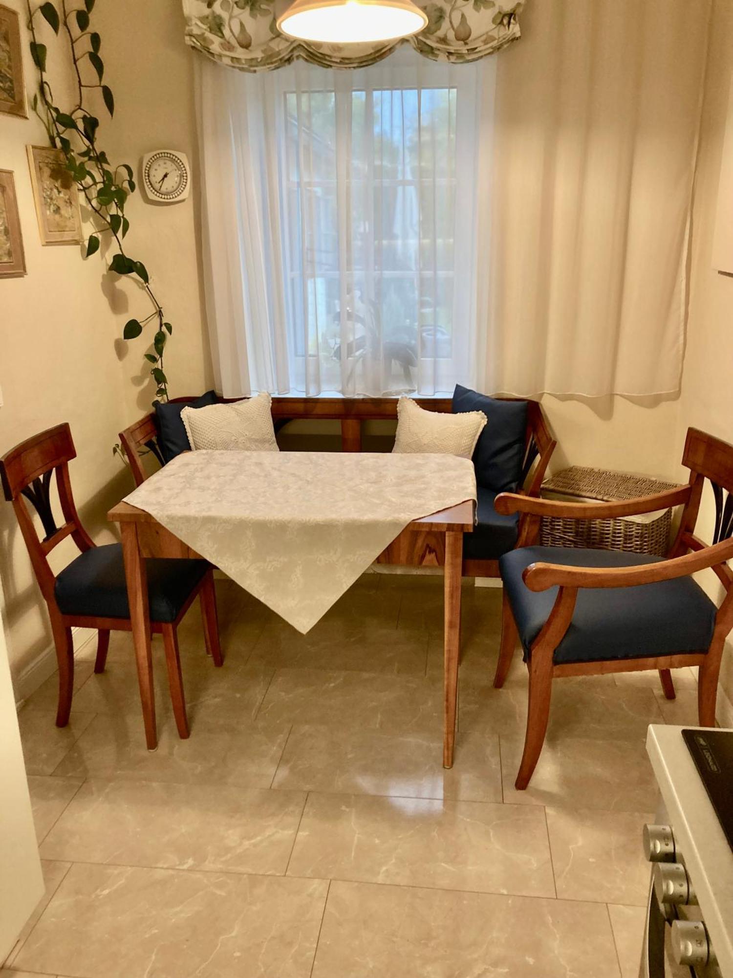 Cozy Apartment Steyr Mitte, Ruhig, Parkplatz, Terasse, 2 Schlafzimmer, Wlan エクステリア 写真