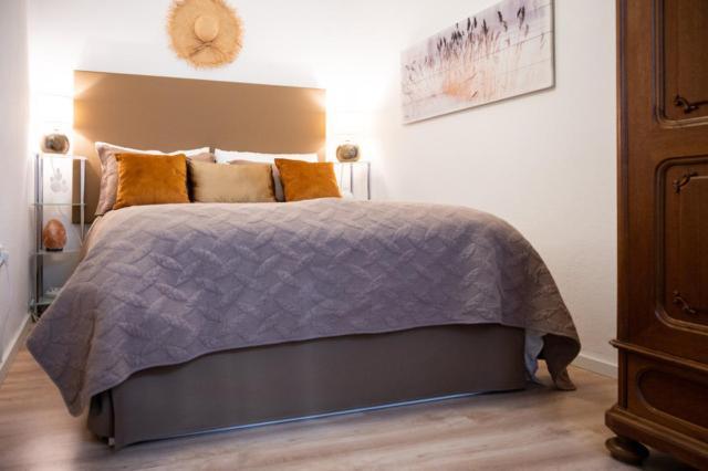 Cozy Apartment Steyr Mitte, Ruhig, Parkplatz, Terasse, 2 Schlafzimmer, Wlan エクステリア 写真