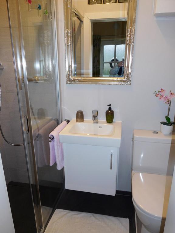 Cozy Apartment Steyr Mitte, Ruhig, Parkplatz, Terasse, 2 Schlafzimmer, Wlan エクステリア 写真