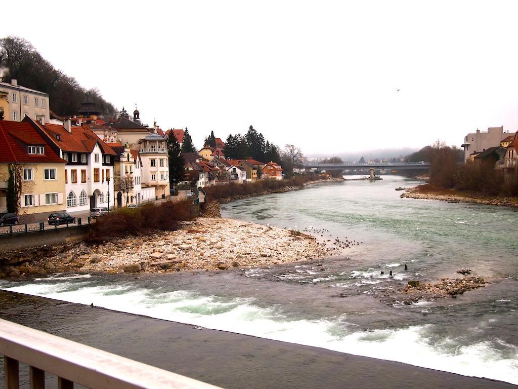 Cozy Apartment Steyr Mitte, Ruhig, Parkplatz, Terasse, 2 Schlafzimmer, Wlan エクステリア 写真